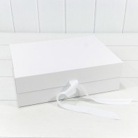 Коробка Прямоугольная 36*26*12 складная на магнитах Белый 1/32 Арт: 721359/417